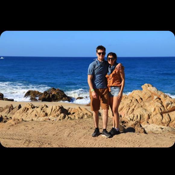 Meet your Posher, Mercedes - Picture 1 of 1